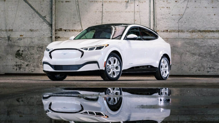 2022 Mustang Coupe Ice White Appearance Package