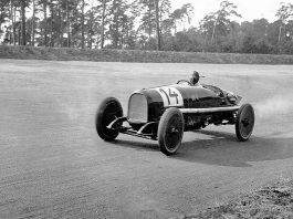 Il y a 100 ans - Opel remporte la course d’ouverture sur l’Avus