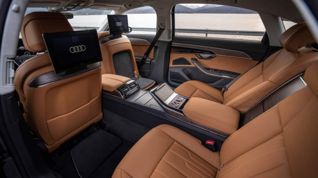 Nouvelle Audi A8 : découvrez son intérieur haut de gamme ! Audi A8