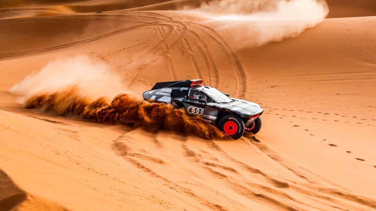 Audi RS Q e-tron nimmt am 1. Januar 2022 an der ersten Rallye Dakar teil