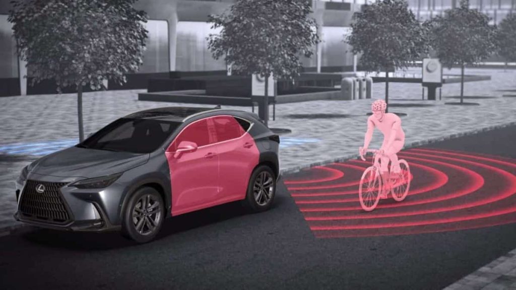 Nouveau Lexus NX - ‘Secure Car’ aux Automobile Awards 2022