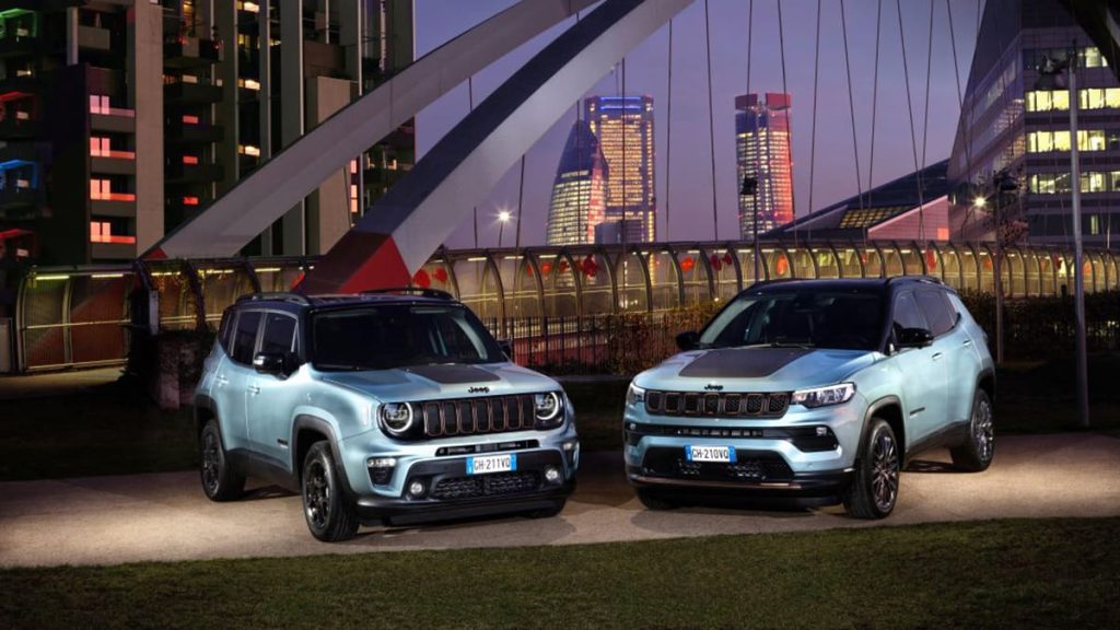 Nouvelles versions Jeep Renegade et Compass e-Hybrid : un pas supplémentaire vers l’électrification à 100 % de la gamme Jeep en France Jeep Renegade & Jeep Compass e-Hybrid 2022