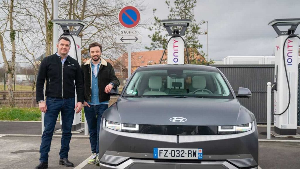 Hyundai et Arnaud Ducret embarquent pour l’ELECTRIC TOUR Hyundai Ioniq