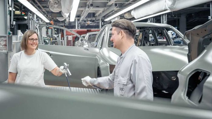 Le_travail_poste_avec_liberte__le_projet_pilote_pour_des_heures_de_travail_plus_flexibles_dans_la_production_Audi