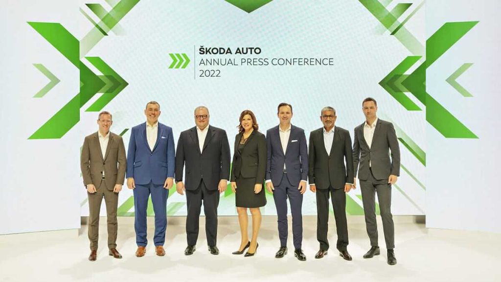 ŠKODA AUTO TERMINE L’EXERCICE 2021 AVEC UNE MARGE OPÉRATIONNELLE SUPÉRIEURE À 6%