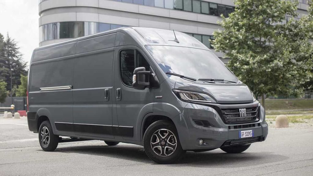 Fiat Professional Ducato est le premier « Large Van » à offrir le niveau 2 de conduite assistée Fiat Ducato