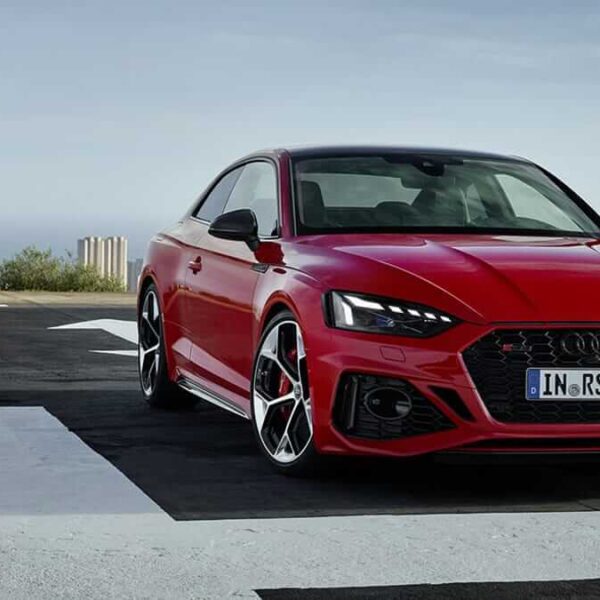 Audi_RS_5_Coupe_avec_le_pack_competition_plus