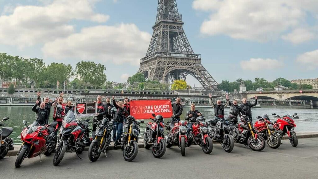 #WeRideAsOne - des milliers de Ducatisti ont coloré les rues de chaque ville du monde entier