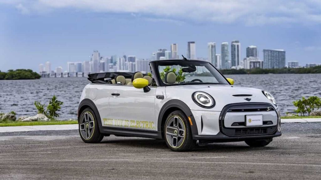MINI Cooper SE Cabrio : le plaisir électrifié à ciel ouvert de demain MINI Cooper SE Cabrio