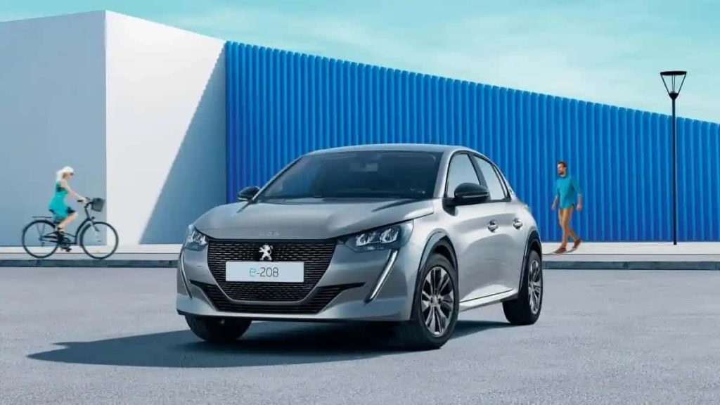 Peugeot e-208 défie Dacia Spring : nouvelle version moins chère avec 400 km d’autonomie arrivera en septembre Peugeot e-208