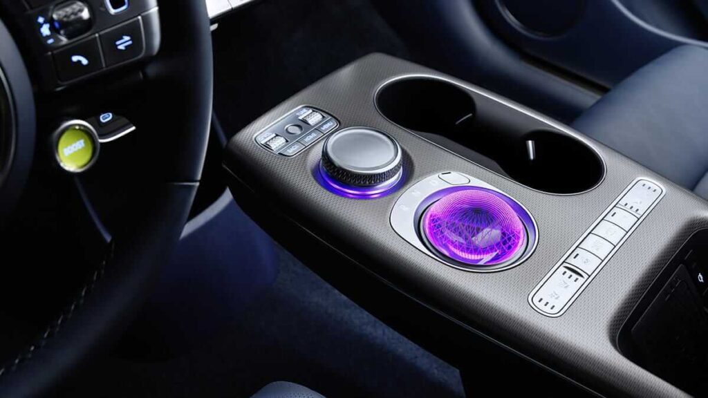 La Crystal Sphere dans le Genesis GV60 redéfinit les références en matière de design dans le segment haut de gamme CRYSTAL SPHERE - GENESIS GV60