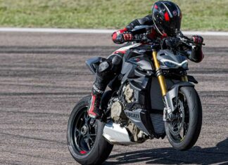 2023 Ducati Streetfighter V4S