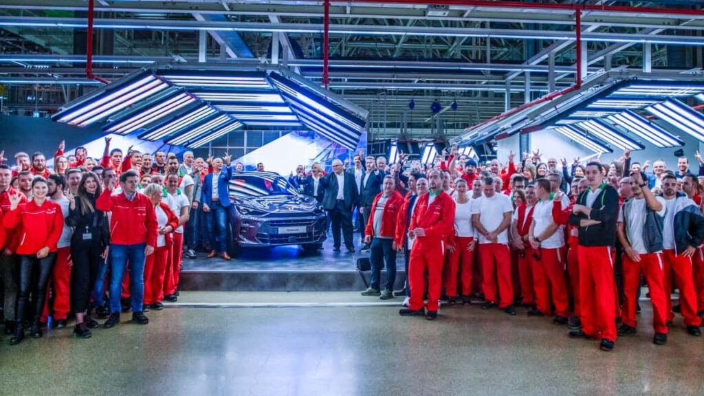 CUPRA dévoile la Terramar aux employés chargés de sa production CUPRA Terramar