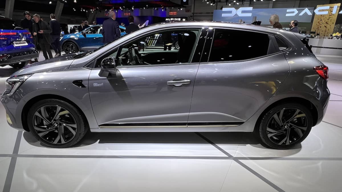 Salon de Bruxelles 2023 Renault CLIO 5 ETECH Hybride auto