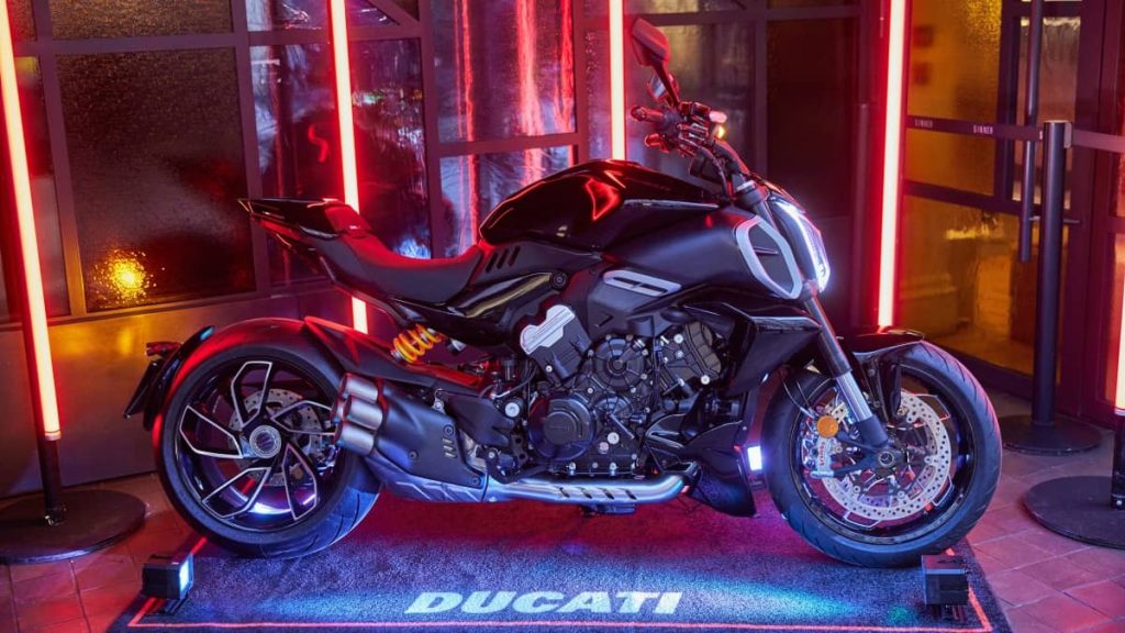 Ducati Diavel V4 2023