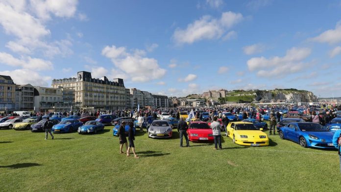la famille alpine se réunit à dieppe pour célébrer les 50 ans de sa victoire en rallye