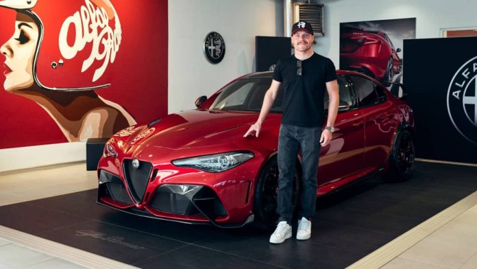 Valtteri Bottas prend livraison de sa Alfa Romeo Giulia GTAm