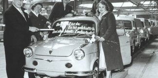 Le 4 mars 1958 la premiere NSU Prinz est sortie de a chaine de montage