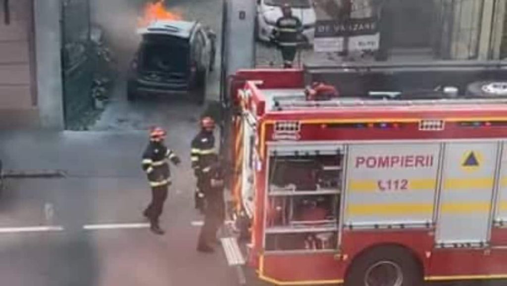 DACIA Duster en feu