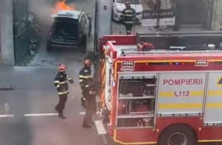 DACIA Duster en feu