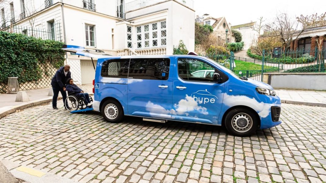 Stellantis et Hype déploient une flotte de 50 taxis hydrogène à Paris pour les personnes à mobilité réduite