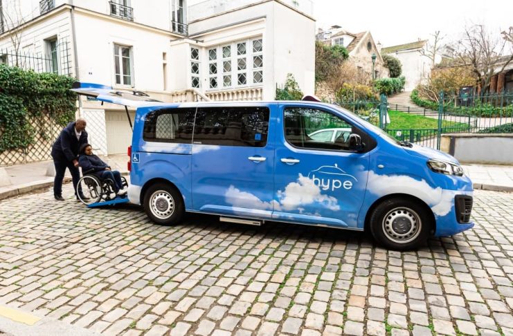 Stellantis et Hype déploient une flotte de 50 taxis hydrogène à Paris pour les personnes à mobilité réduite