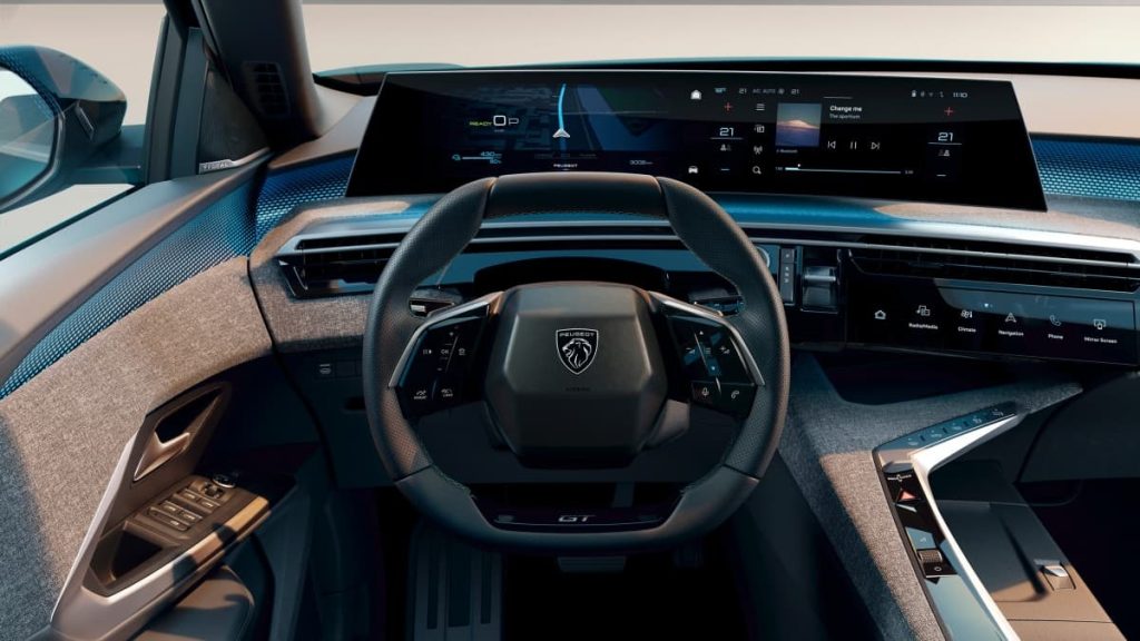 nouveau Peugeot 3008 - panoramic icockpit