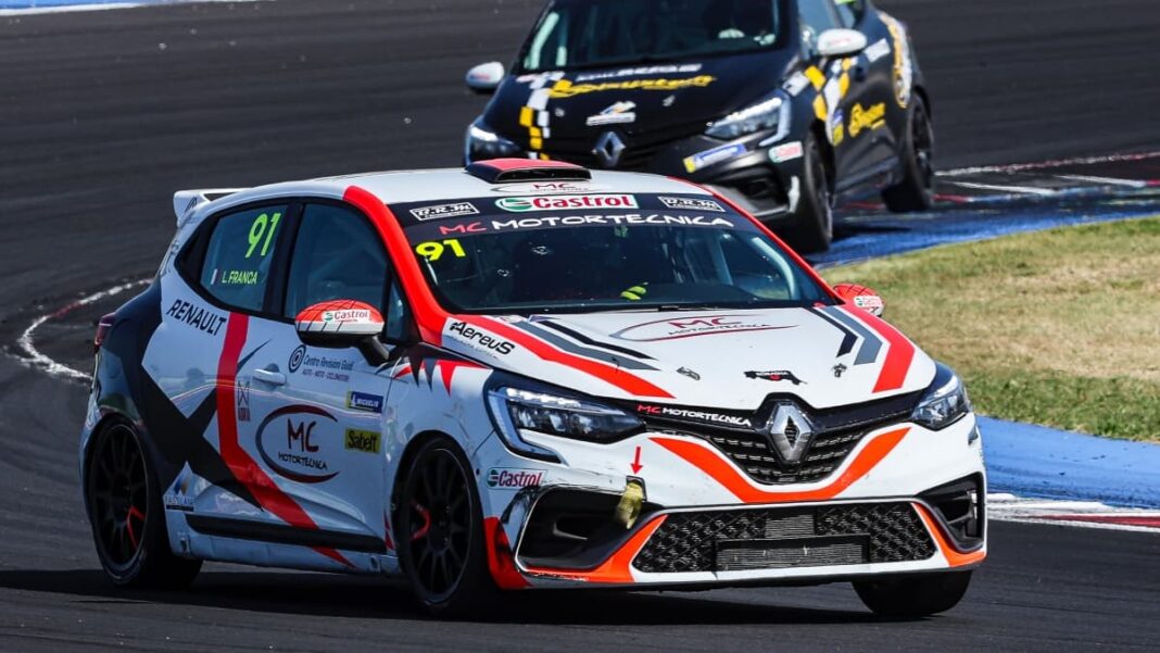 Clio Cup Pouget
