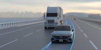 Mercedes-Benz - Changement de voie automatique