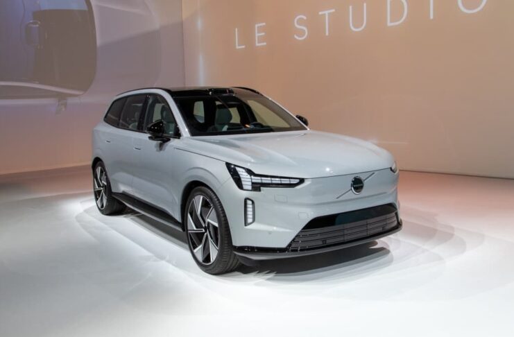 Volvo EX90 2023