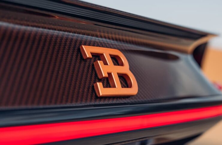 BUGATTI Carbon-fiber