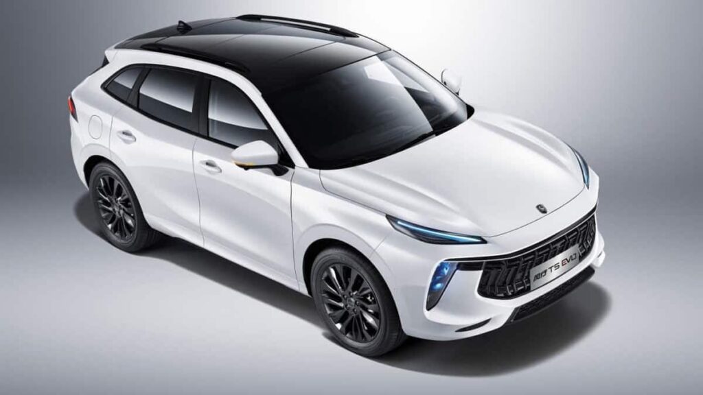 PEUGEOT menacée : le chinois Forthing débarque en Europe ! Forthing EVO 9