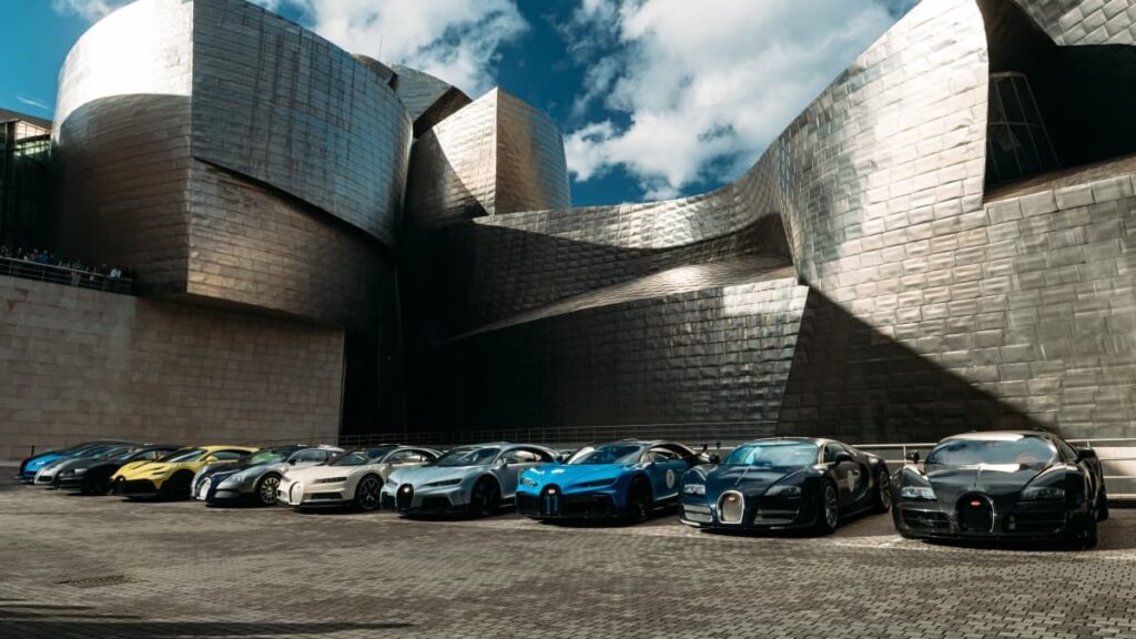 Bugatti au Pays Basque : un voyage à travers les Pyrénées et au-delà Bugatti Grand Tour Europe 2023, musée Guggenheim à Bilbao