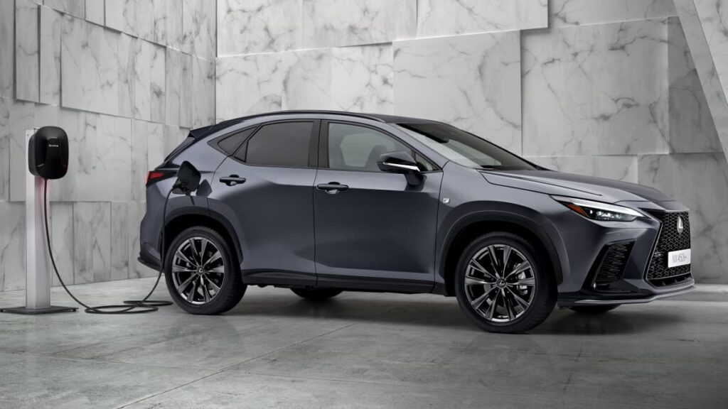 Lexus sera présent aux rencontres FlotAuto 2024 Lexus 450h