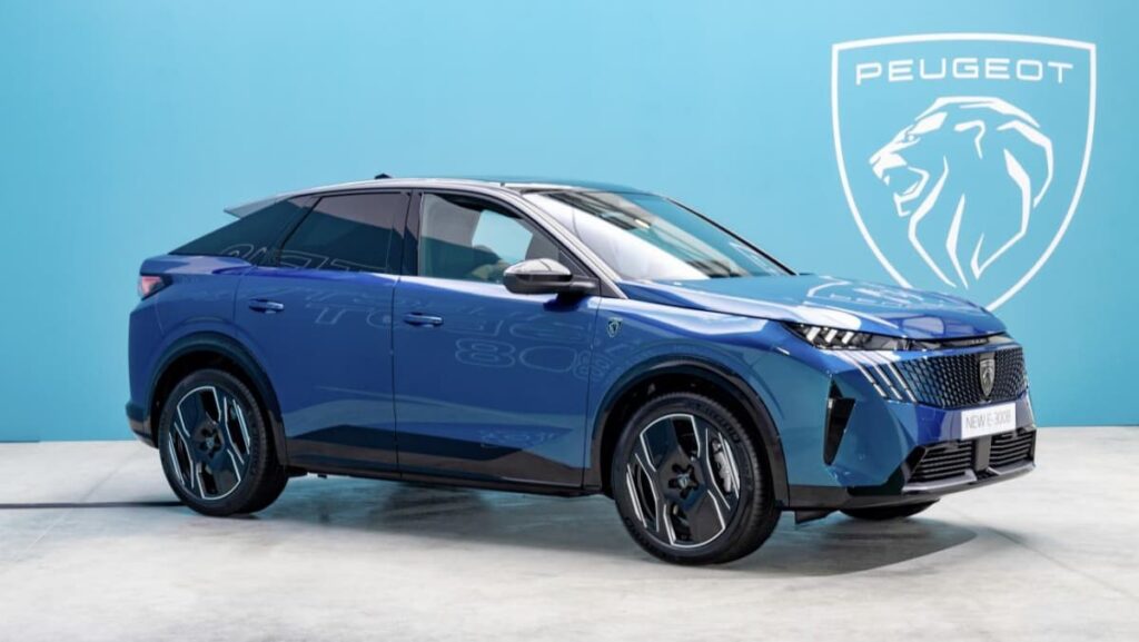 PEUGEOT E-3008