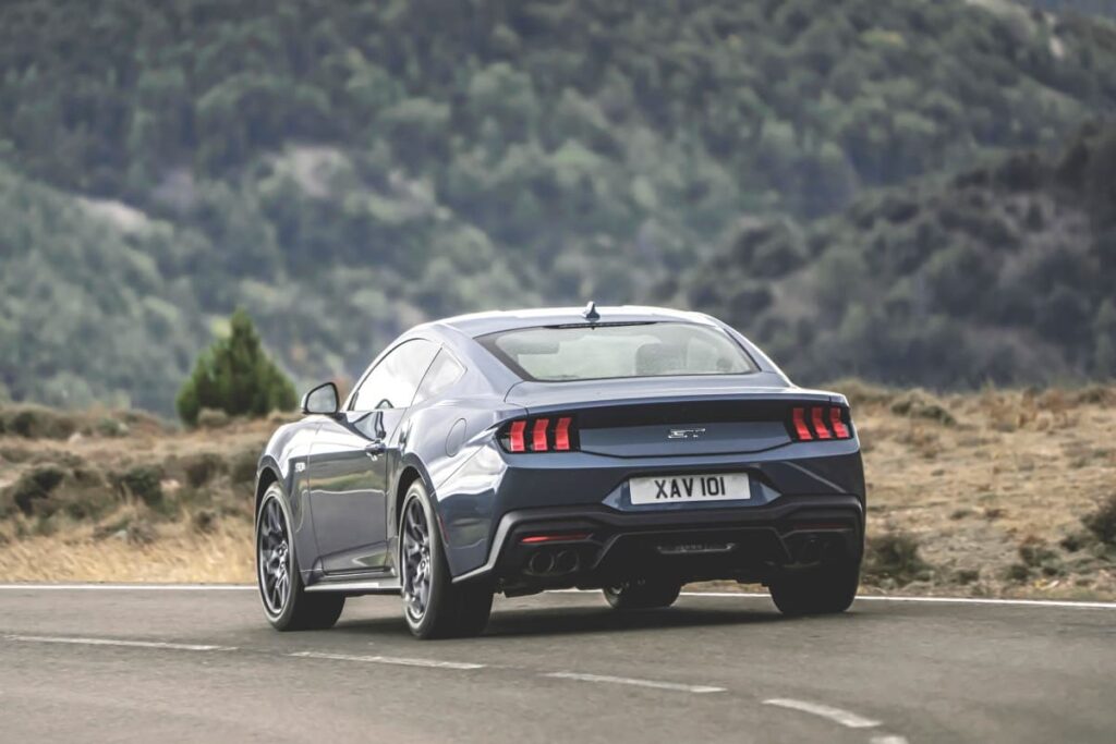 FORD MUSTANG COUPE 2024