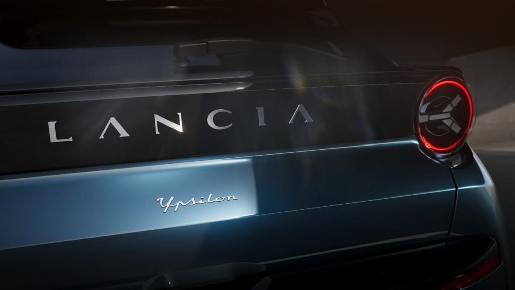 Lancia Ypsilon Cassina 2024