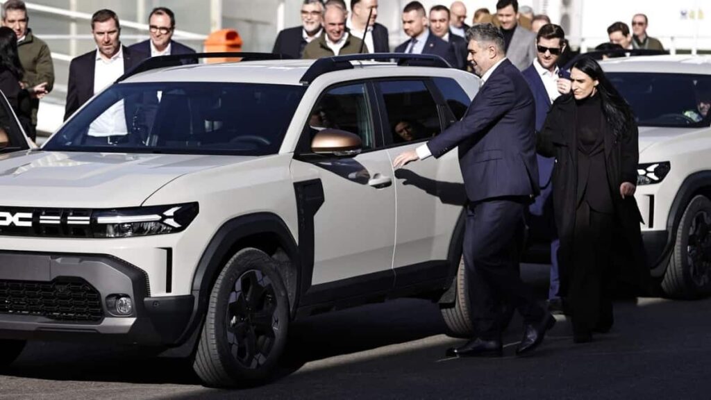 Marcel Ciolacu, le premier ministre de Roumanie - Dacia Duster 3