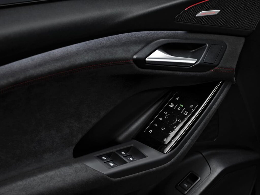 Audi Q6 e-tron quattro 2024