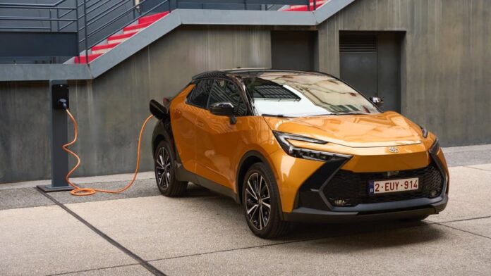 Toyota C-HR Hybride Rechargeable 225