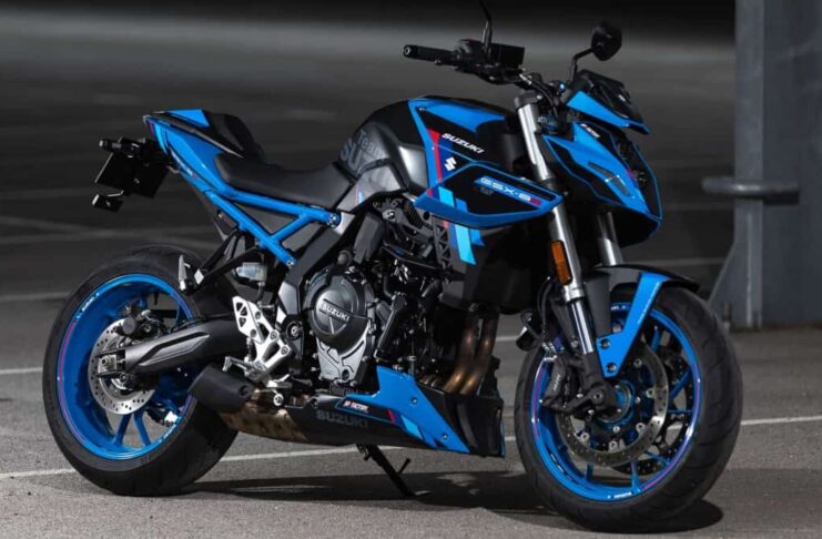 SUZUKI GSX-8S TEAM ©Suzuki
