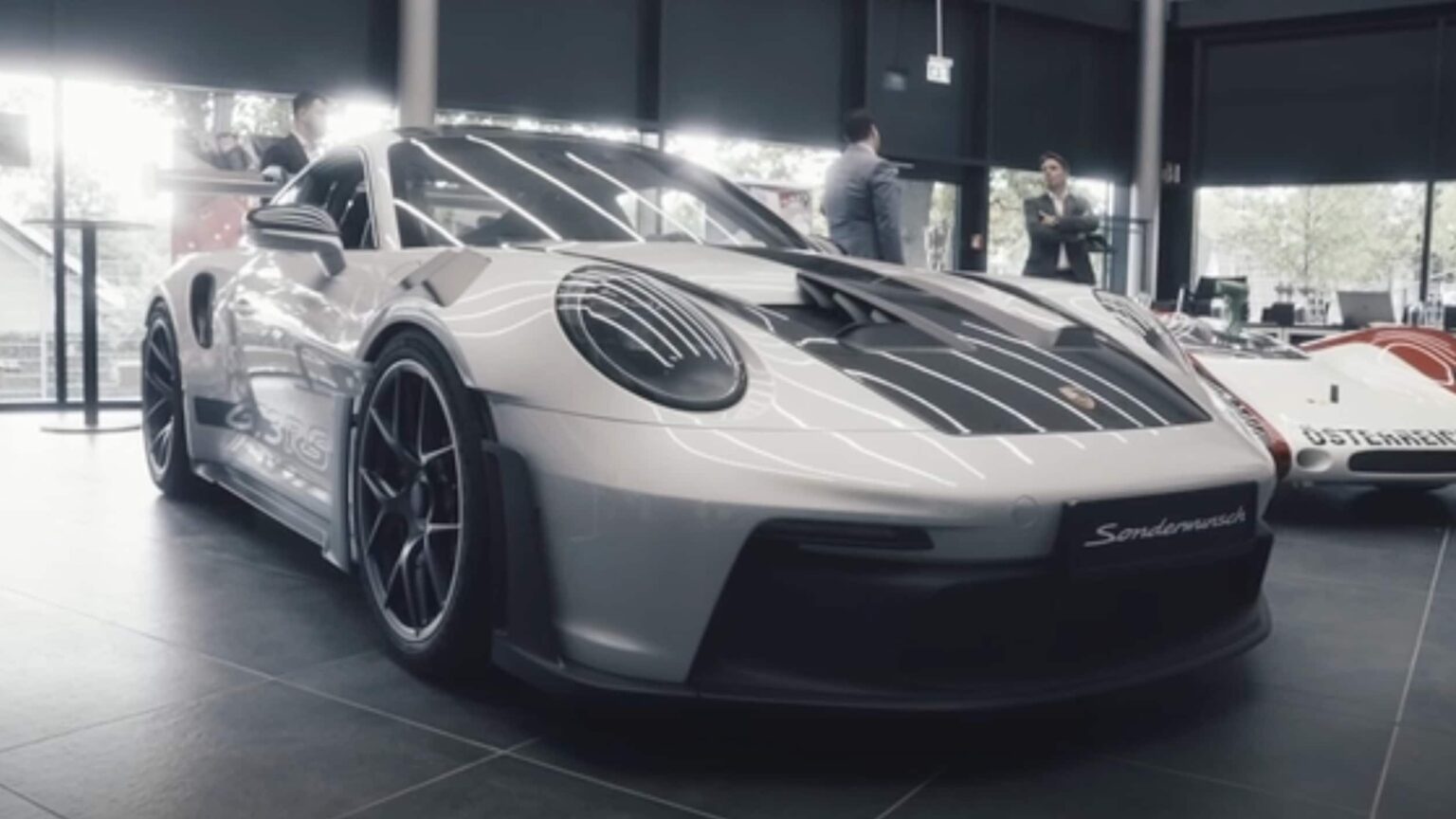 Porsche et Jo Siffert : Une Union Légendaire Ressuscitée ! Porsche 911 GT3 RS Tribute to Jo Siffert ©Porsche