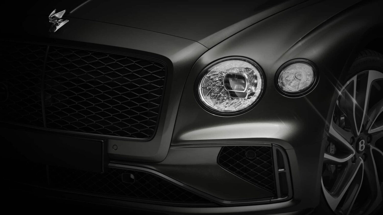 Bentley dévoile un groupe motopropulseur hybride révolutionnaire pour sa nouvelle Flying Spur Bentley Flying Spur 2025