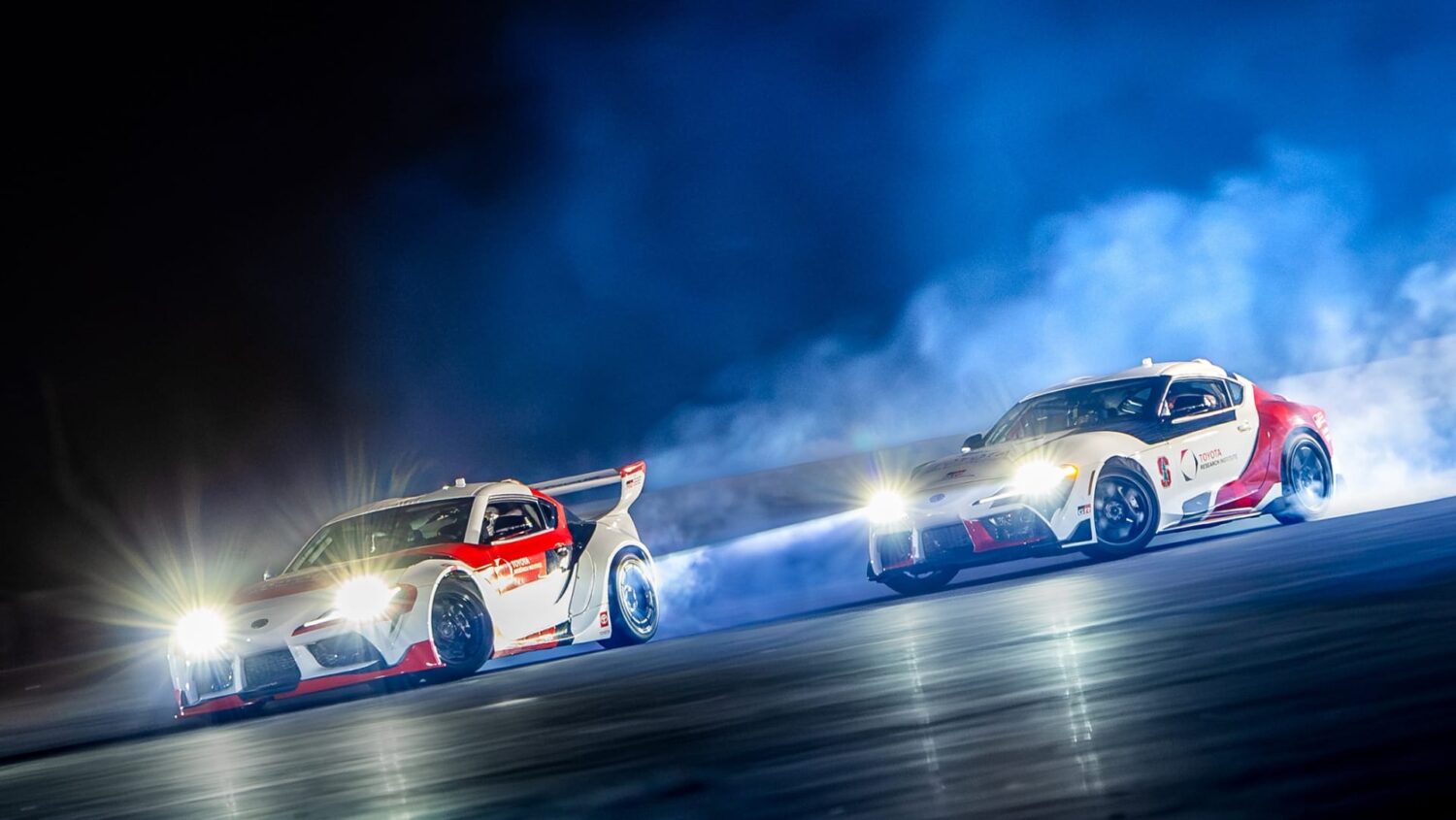 Toyota franchit une nouvelle étape dans la conduite autonome Toyota TRI Tandem Drift Hero