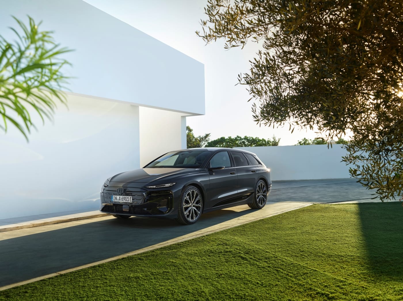 Audi A6 Avant e-tron 2024