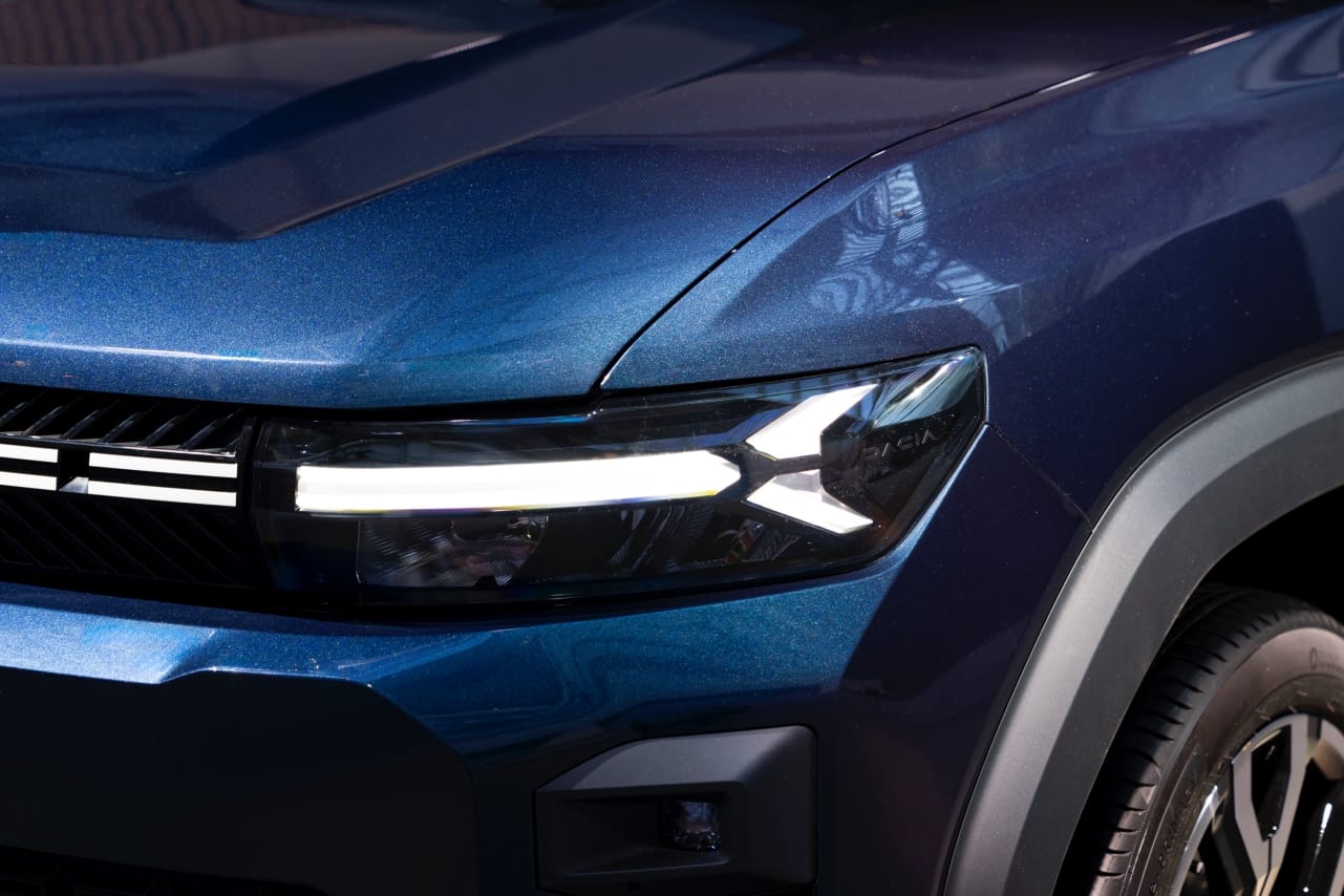 Nouveau Dacia Bigster HYBRID 155 Journey Bleu Indigo