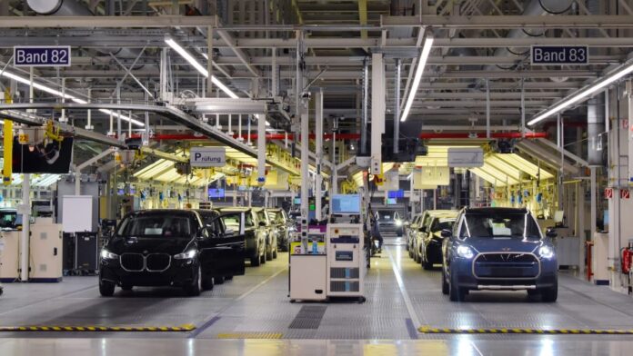 BMW Group - La conduite automatisée en usine obtient la certification CE