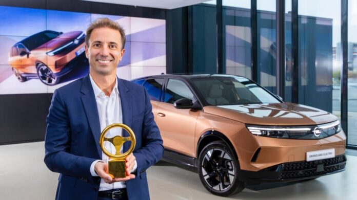 Florian Huettl CEO OPEL - Opel Grandland 2024 - un lancement couronné par le prestigieux « Volant d'or »1