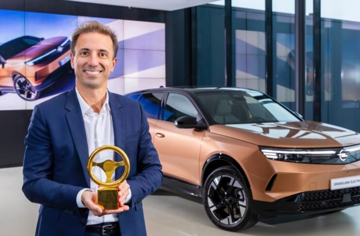Florian Huettl CEO OPEL - Opel Grandland 2024 - un lancement couronné par le prestigieux « Volant d'or »1