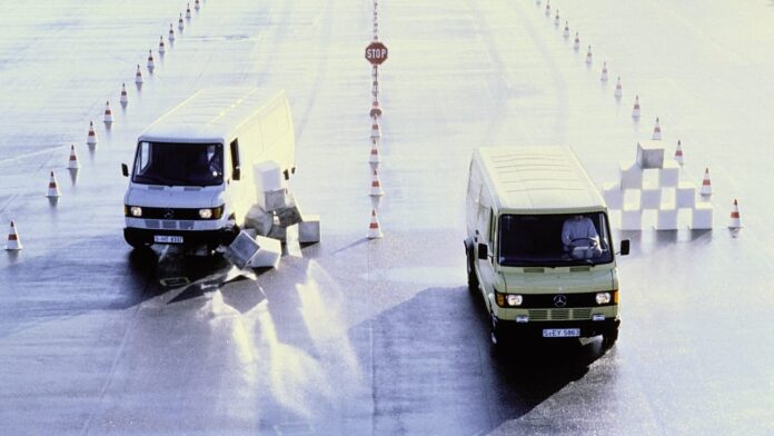 Utilitaires Mercedes-Benz - La sécurité est au cœur de l’ADN du constructeur de Stuttgart